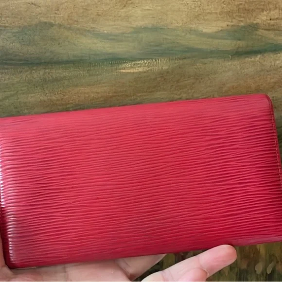 Louis Vuitton Red Epi Leather Sarah Long Wallet . Authentic. Preowned.